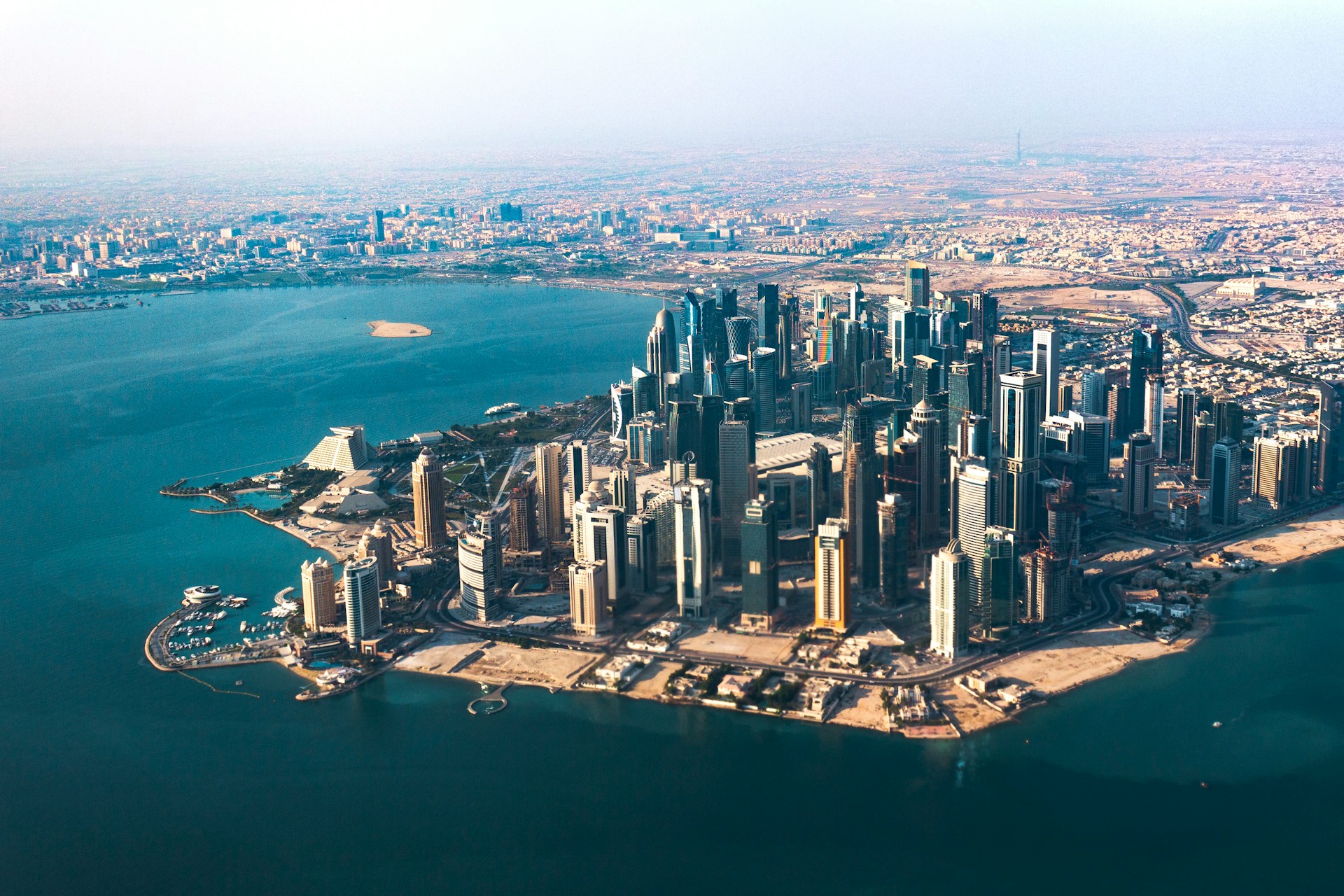 QatarEnergy and Nakilat Land Deal for 25 LNG Newbuilds