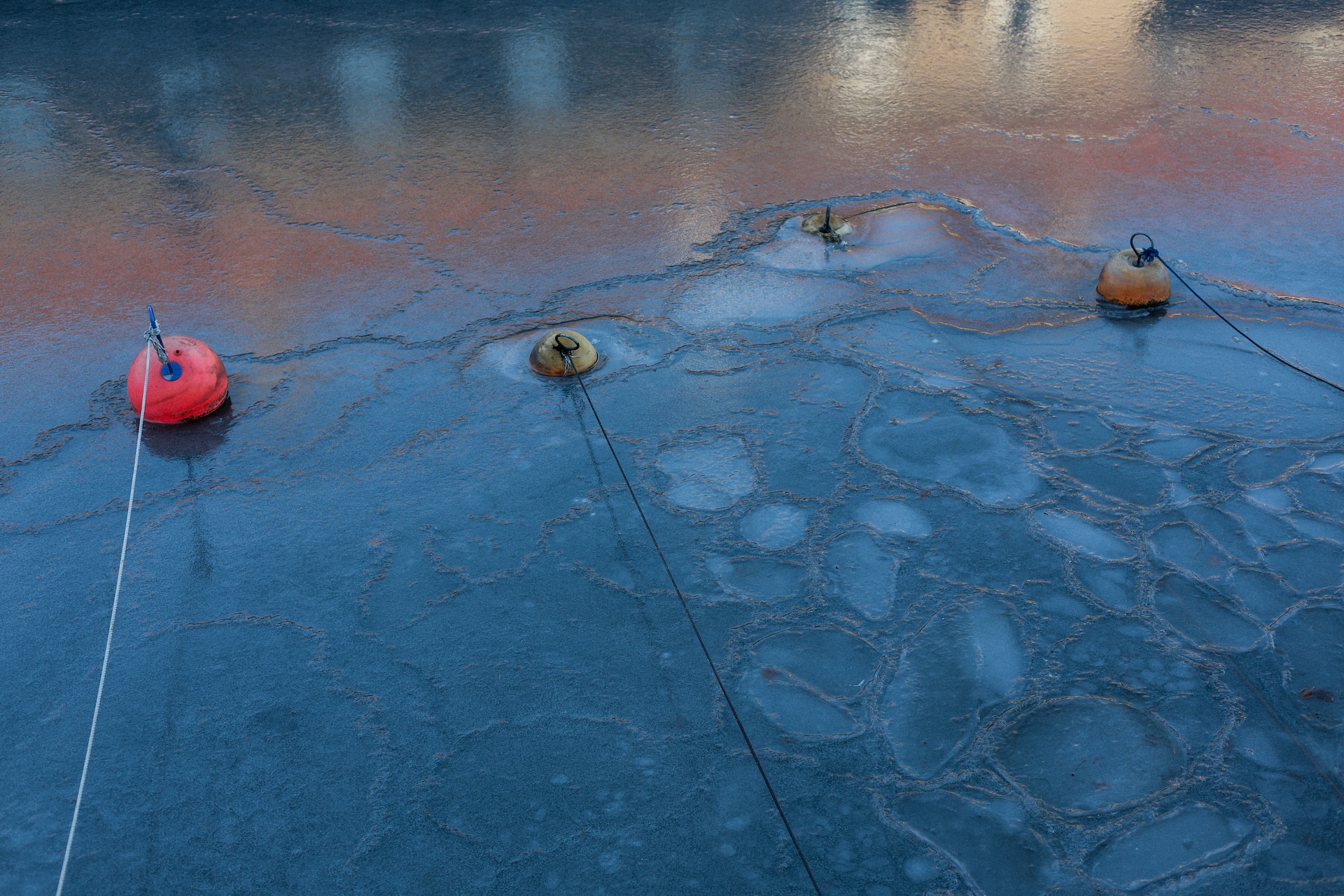 Oil Tank Falls in Louisiana Causing Leak