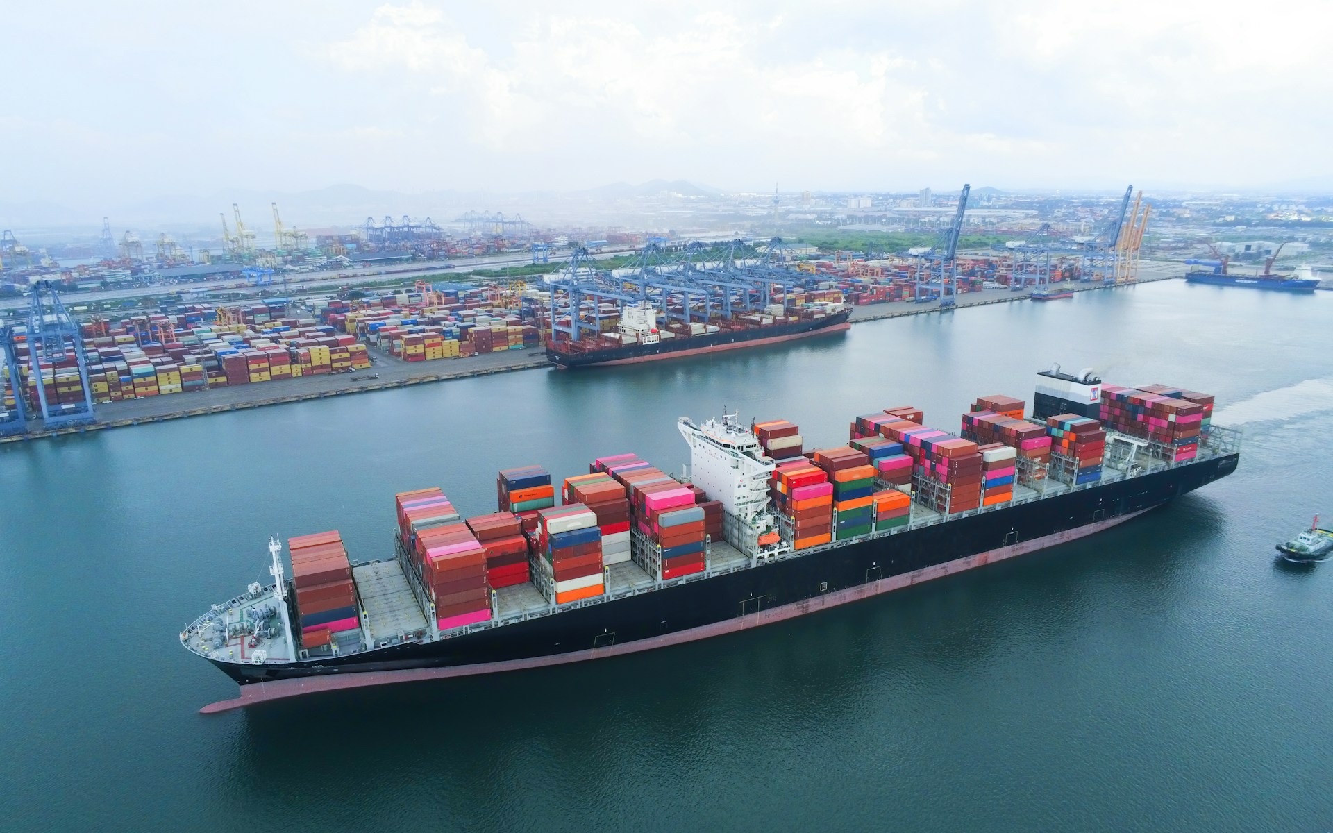 A container ship in Shanghai port