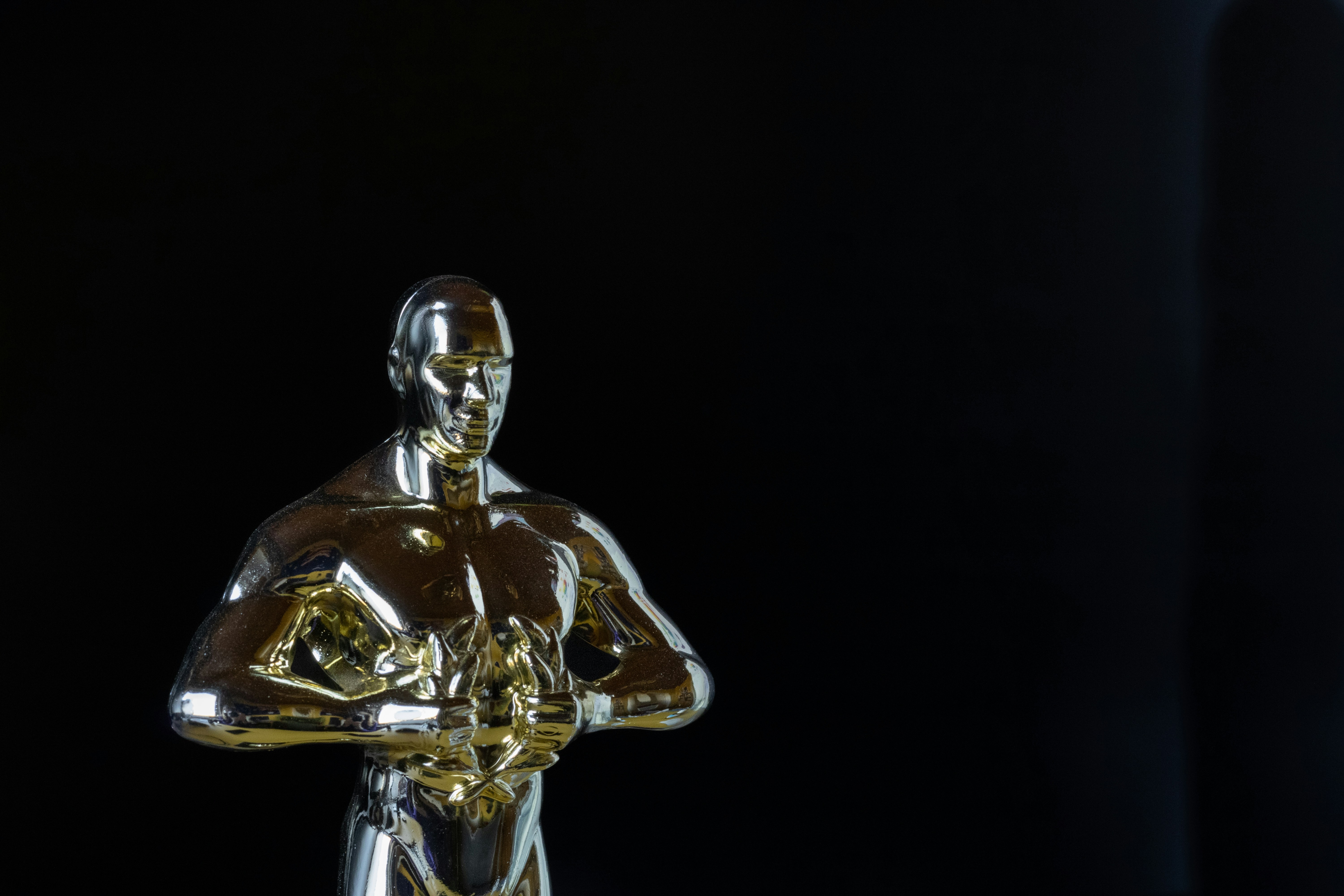 An Oscar trophy