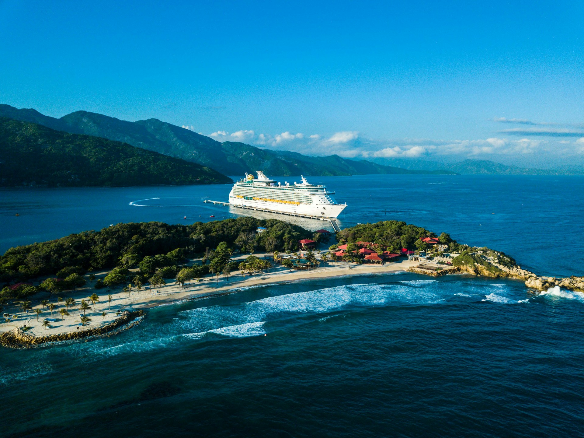 Royal Caribbean Boosts Bookings with AI & Digital Upgrades