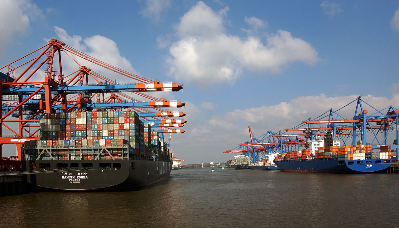 multiple container ships in a port