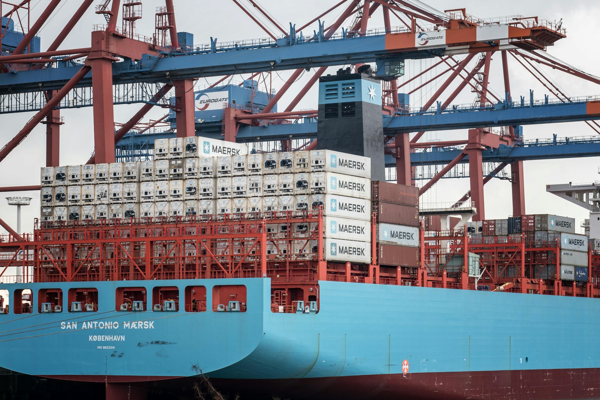 Federal Agents Investigate Maersk Saltoro at Baltimore Port